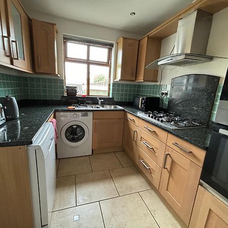 Shared House On Southmead Bristol Exterior foto